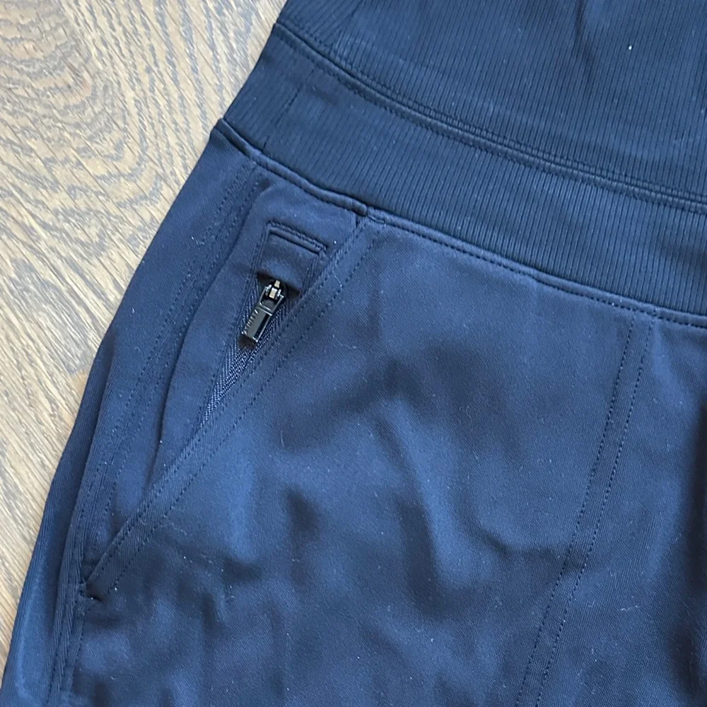 Athleta Venice Black Jogger Pants XS - Picture 3 of 5